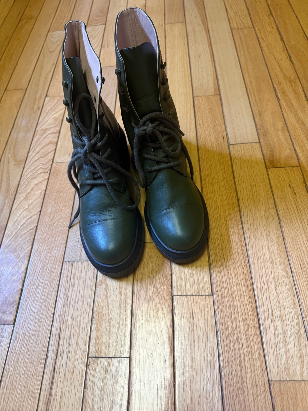 Stuart Weitzman Olive Green Leather Lace-Up Lug Sole Combat Boots 9